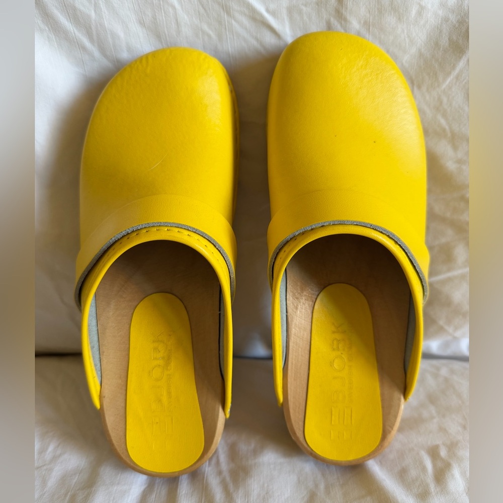 BJORK Maja Wood Open Back Leather Clogs size 38